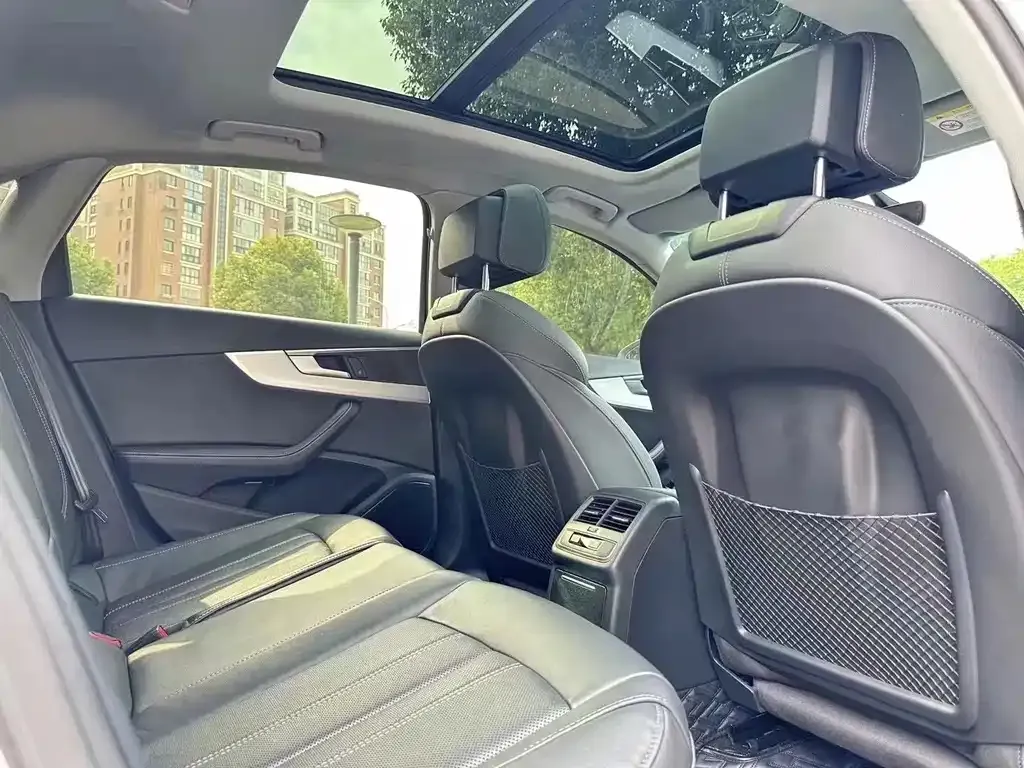 Audi A4L 2022 из CN, фото 8