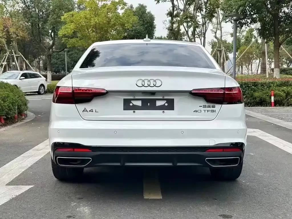 Audi A4L 2022 из CN, фото 5