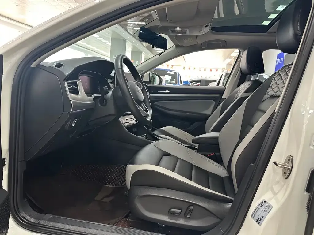 Volkswagen Bora 2022 из CN, фото 5