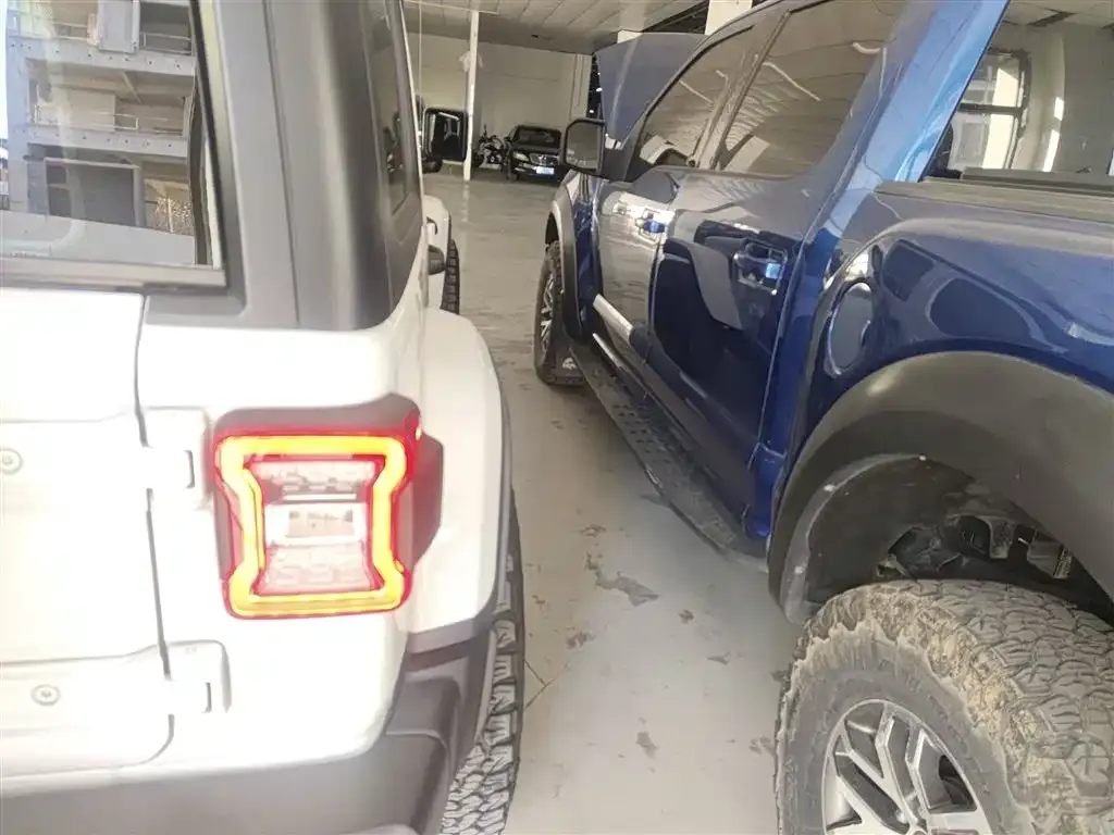 Jeep Wrangler PHEV 2023 из CN, фото 5