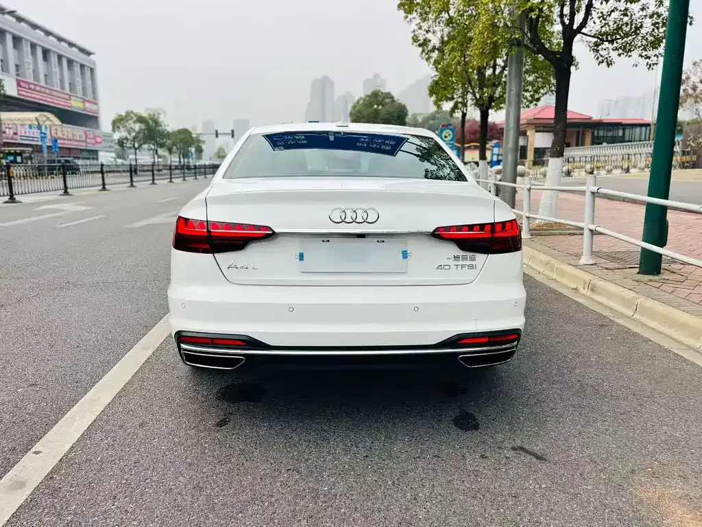 Audi A4L 2022 из CN, фото 7