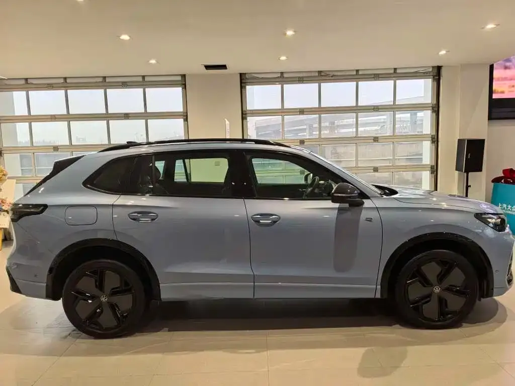 Volkswagen Tiguan L 2024 из CN, фото 2