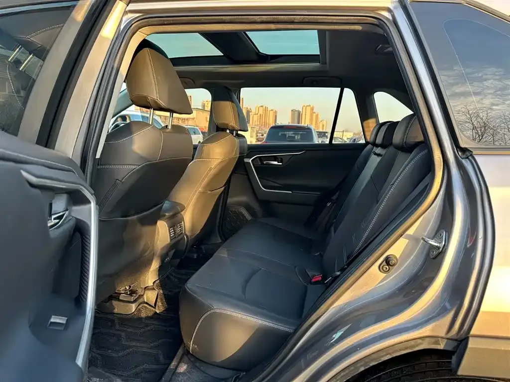Toyota RAV4 2021 из CN, фото 10