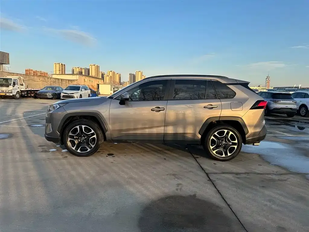 Toyota RAV4 2021 из CN, фото 7