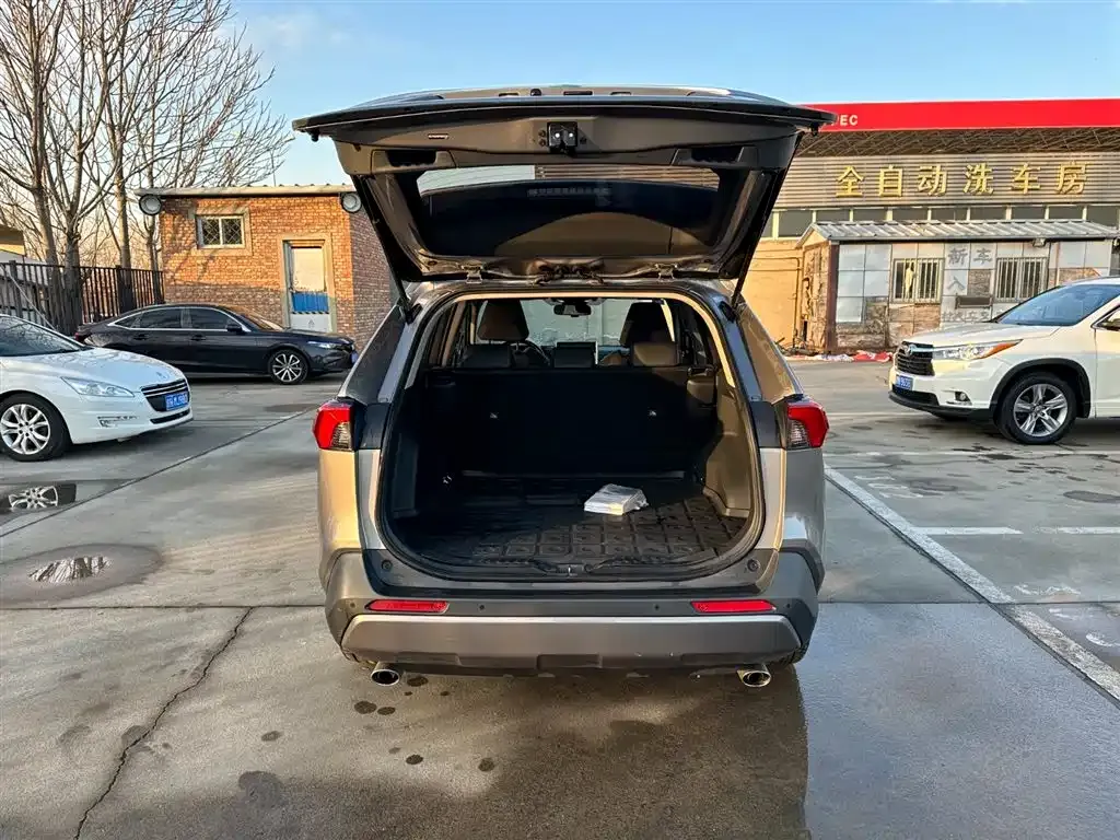 Toyota RAV4 2021 из CN, фото 8
