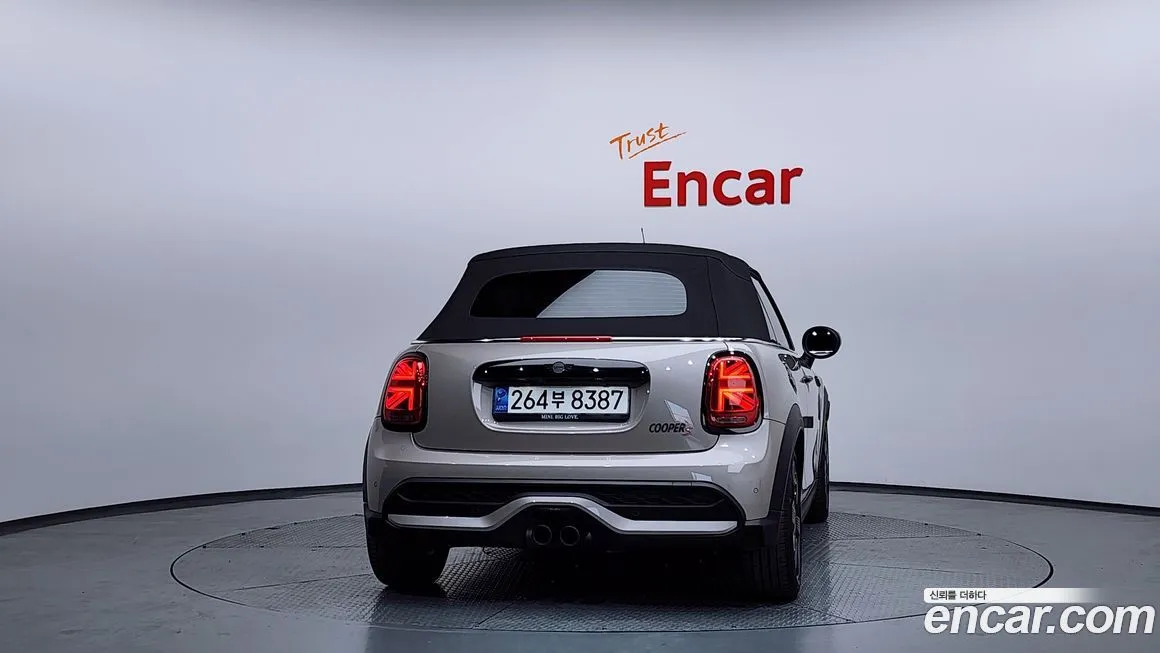 Mini Cooper Convertible 2022 из KR, фото 2