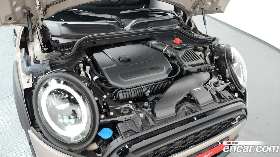 Mini Cooper Convertible 2022 из KR, фото 9