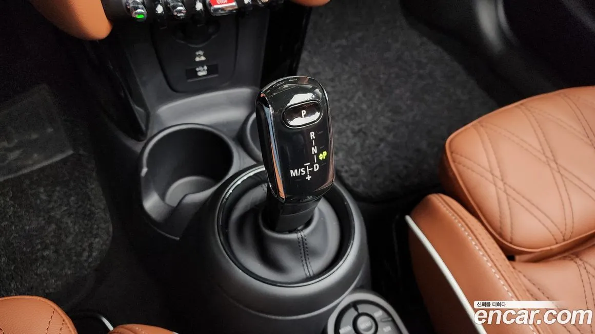 Mini Cooper Convertible 2022 из KR, фото 7