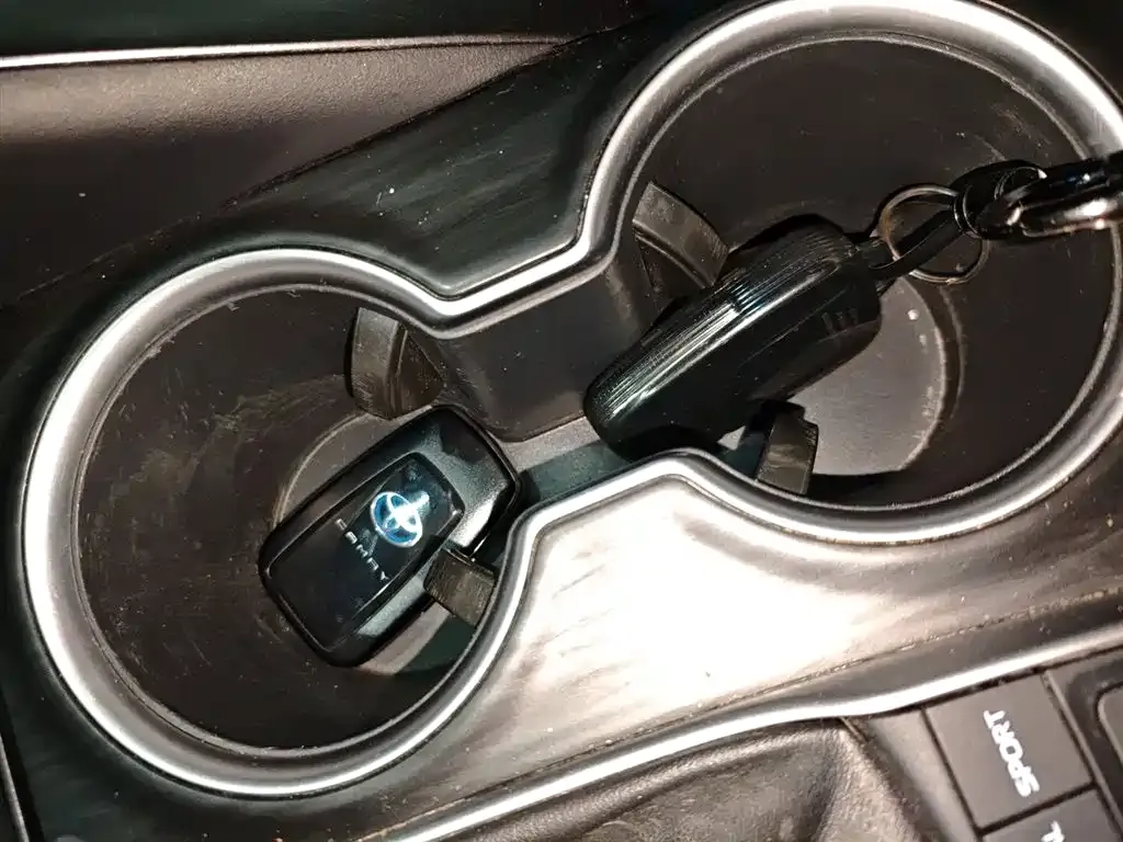 Toyota Camry 2022 из CN, фото 4