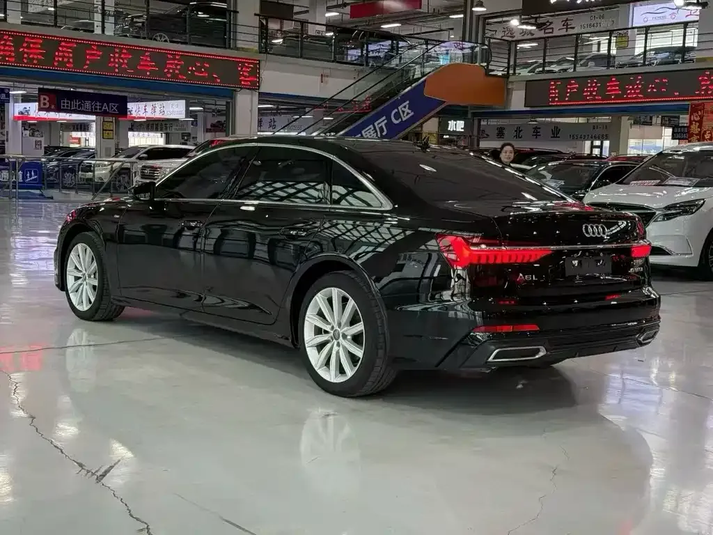 Audi A6L 2021 из CN, фото 9