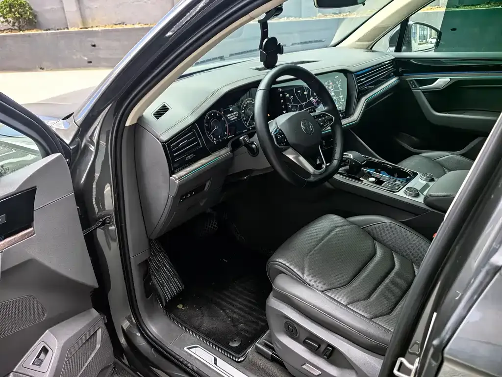 Volkswagen Touareg 2022 из CN, фото 10