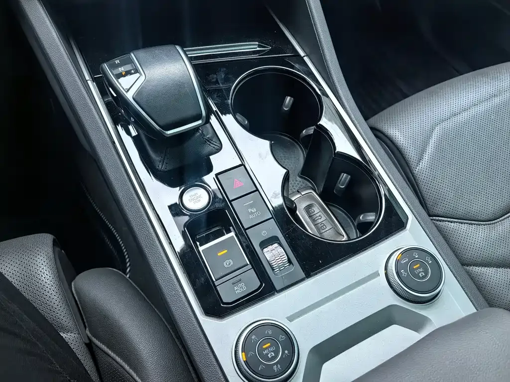 Volkswagen Touareg 2022 из CN, фото 8