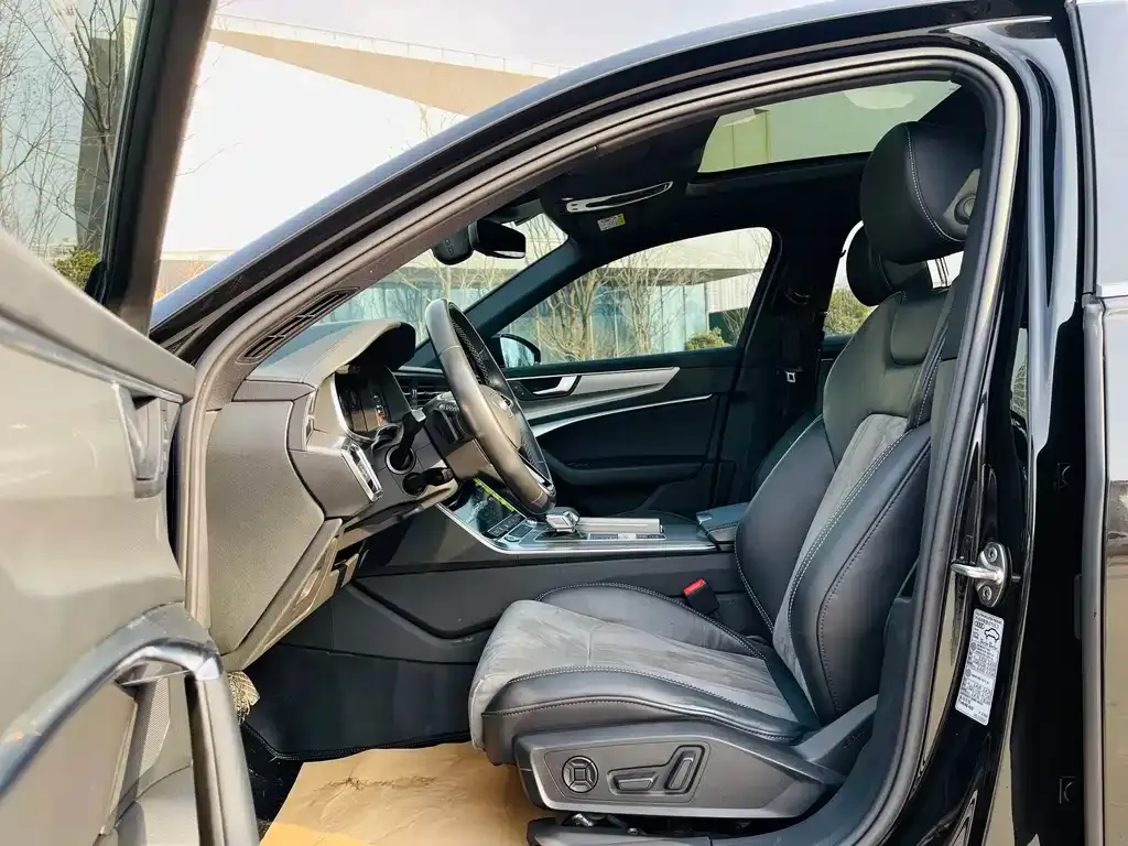 Audi A6L 2022 из CN, фото 2