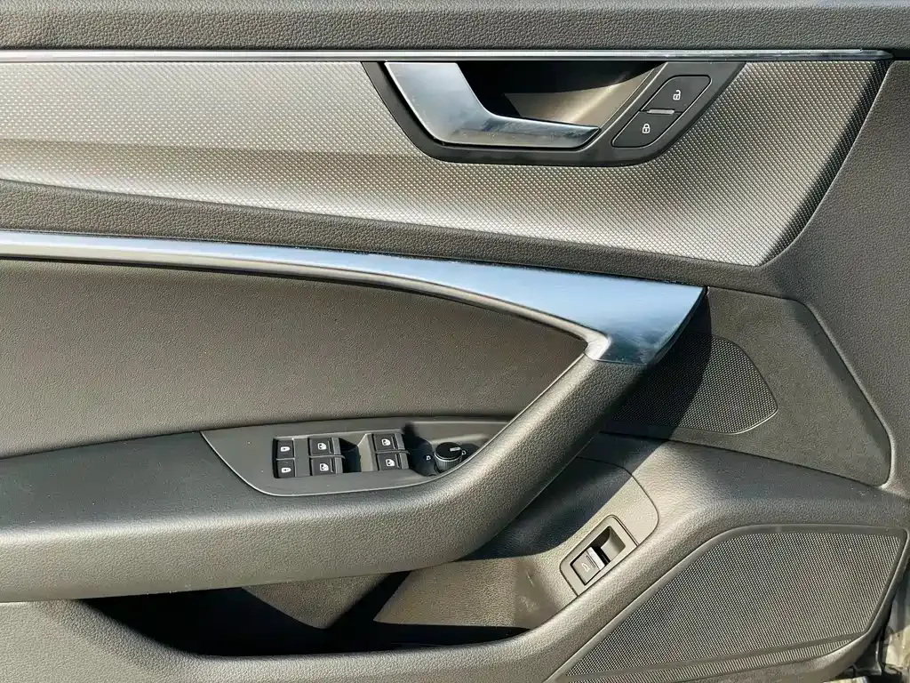 Audi A6L 2022 из CN, фото 9