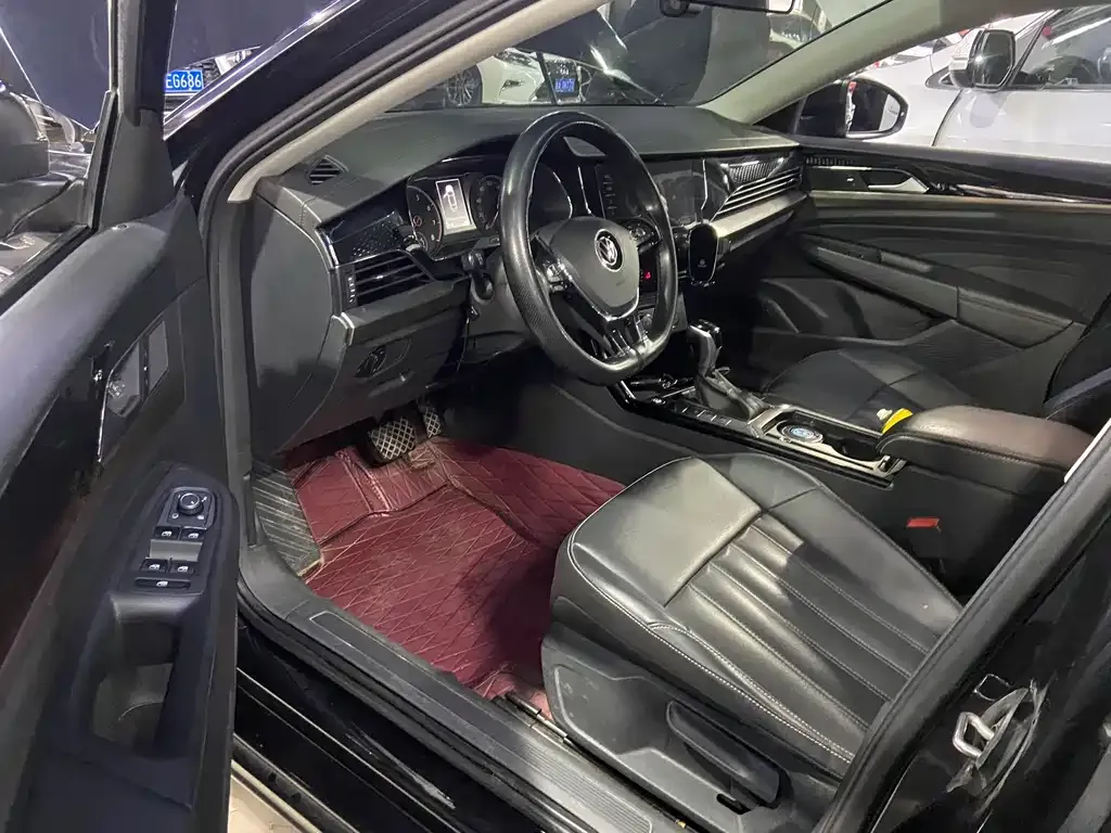 Volkswagen Passat 2021 из CN, фото 10