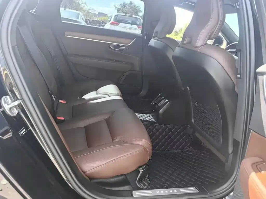 Volvo S90 2022 из CN, фото 6