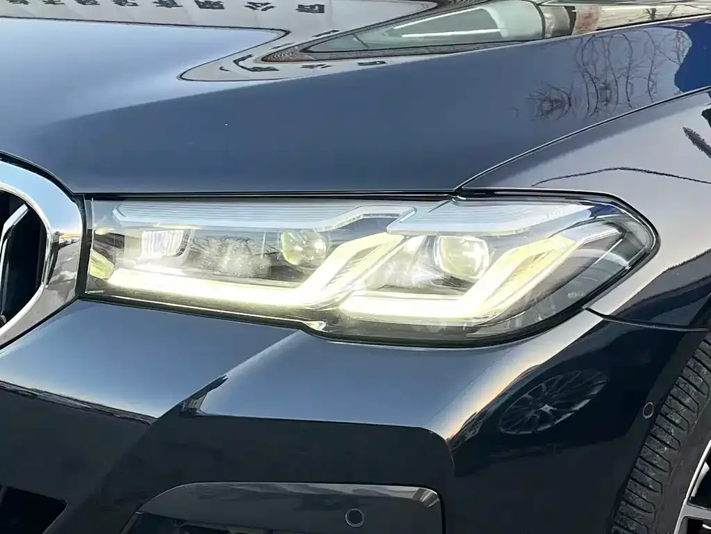BMW 5 Series 2022 из CN, фото 2