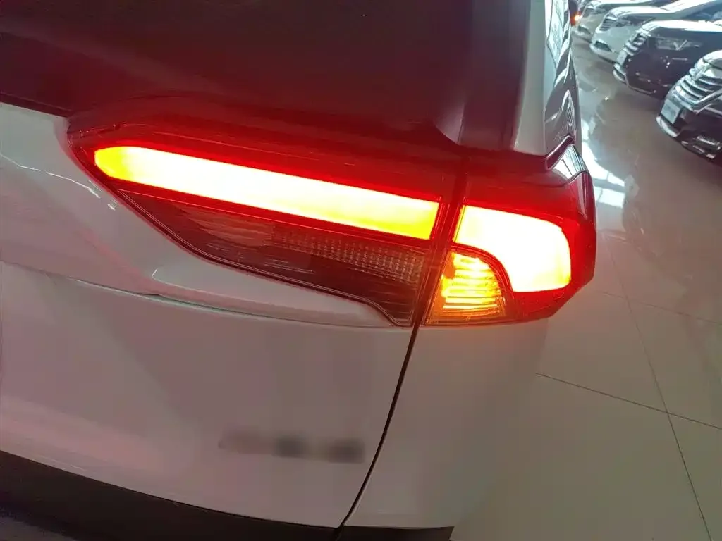 Toyota RAV4 2021 из CN, фото 5