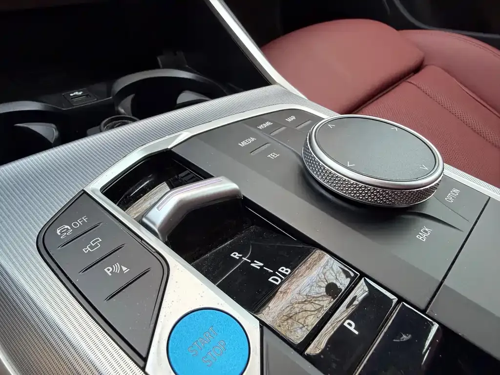 BMW i4 2025 из CN, фото 4