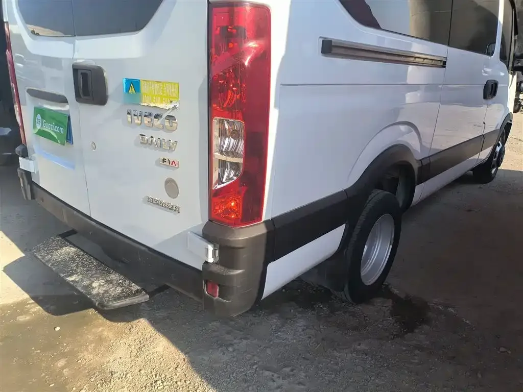 IVECO Ousheng 2023 из CN, фото 8