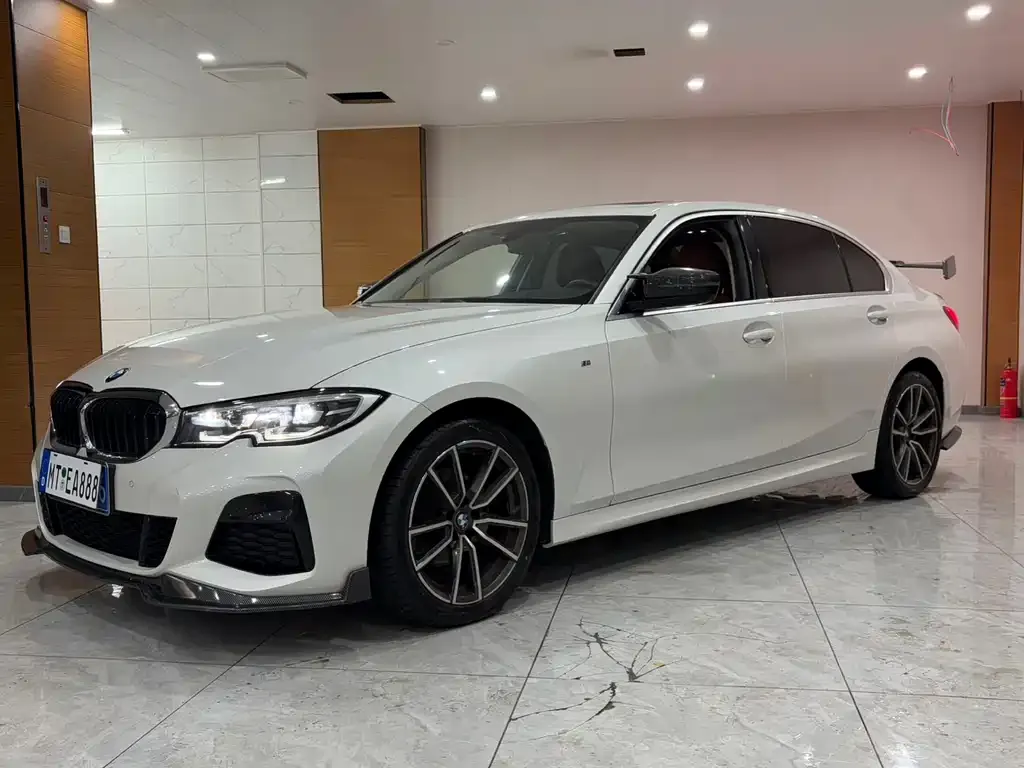 BMW 3 Series 2021 из CN, фото 1