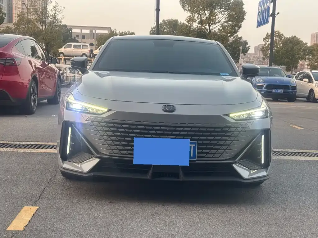 Changan UNI-V 2023 из CN, фото 1