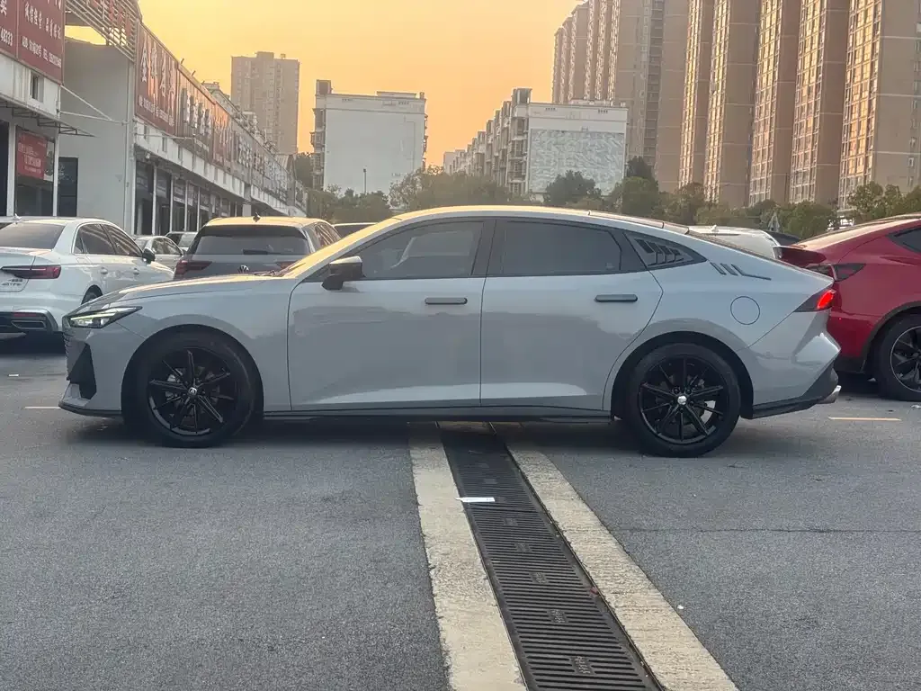 Changan UNI-V 2023 из CN, фото 6