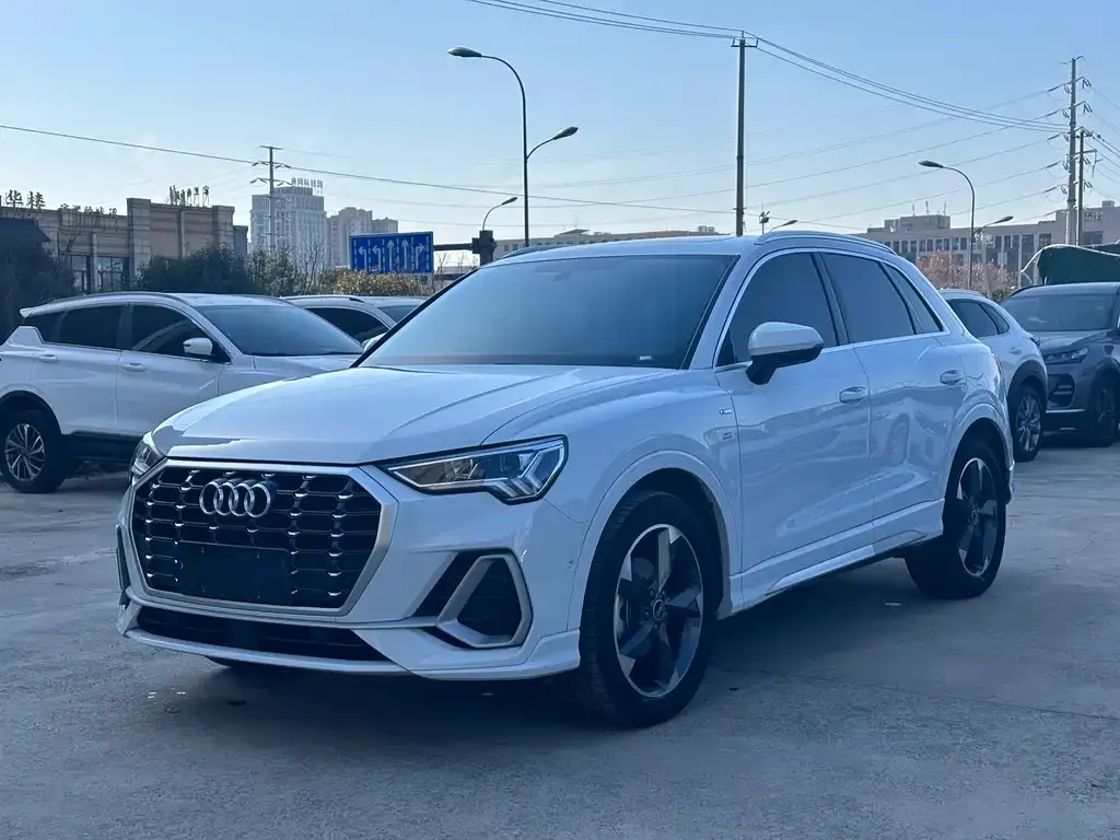 Audi Q3 2023 из CN, фото 1
