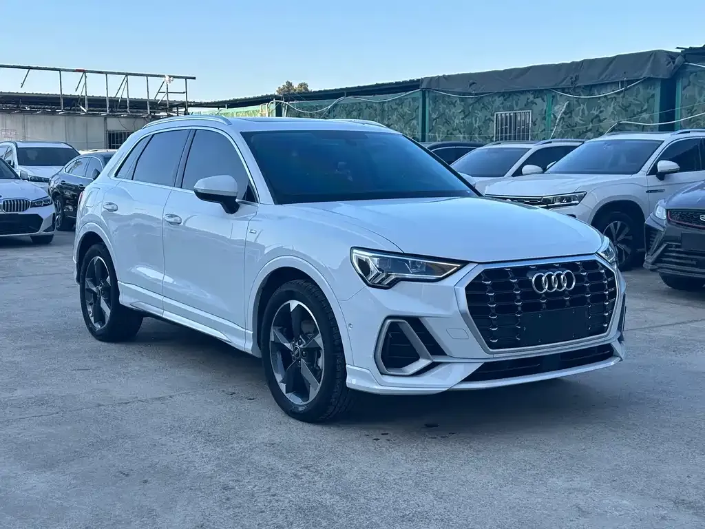 Audi Q3 2023 из CN, фото 3