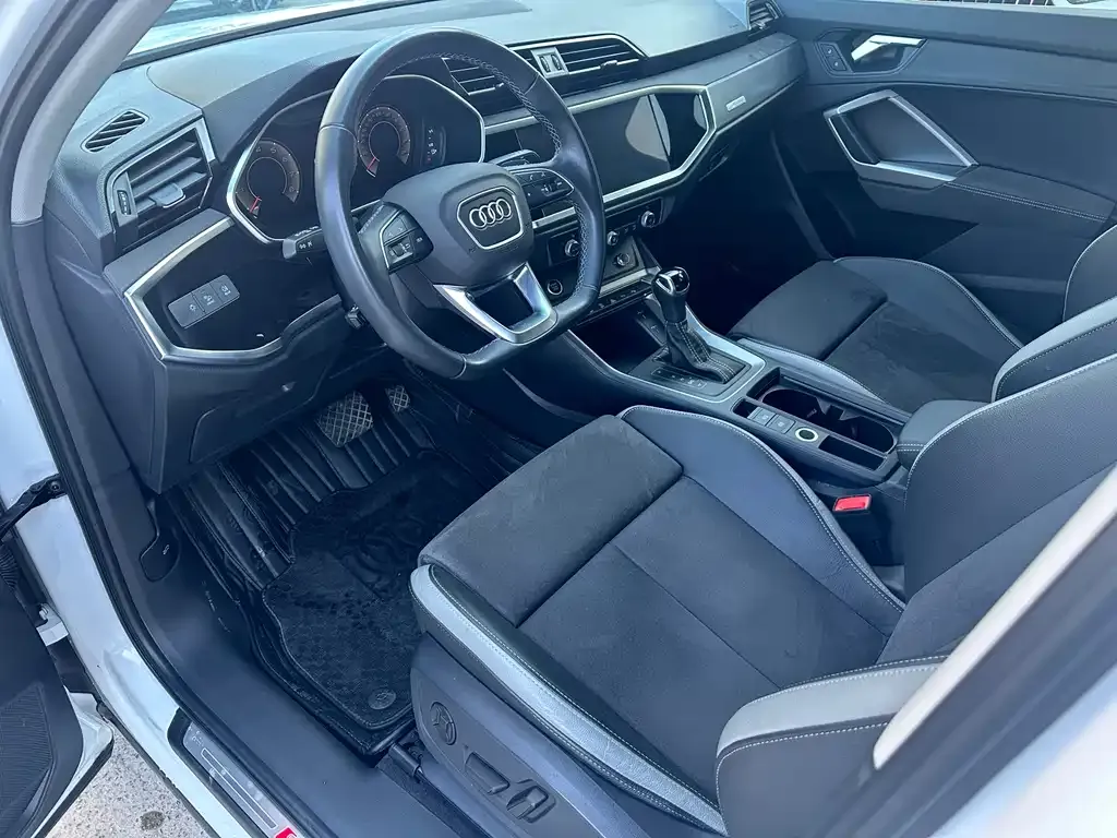 Audi Q3 2023 из CN, фото 5