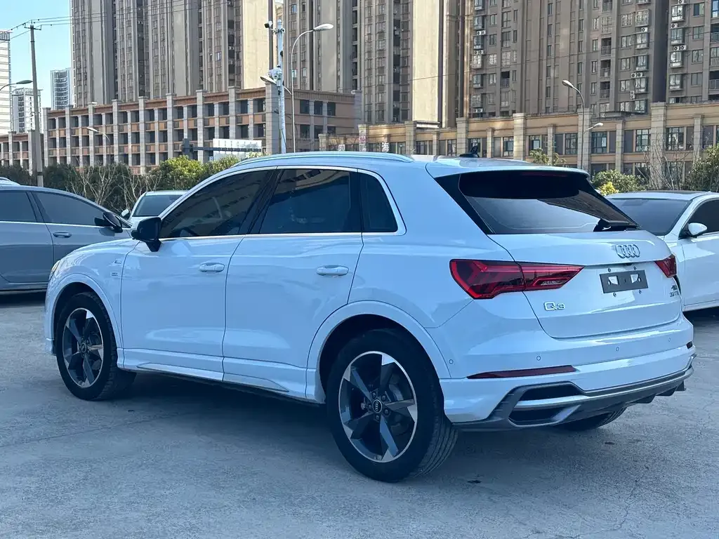 Audi Q3 2023 из CN, фото 10