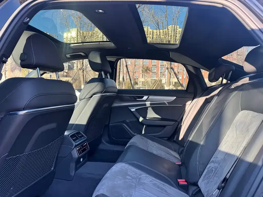 Audi A6L 2021 из CN, фото 2