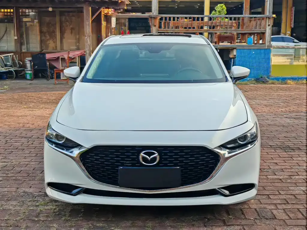 Mazda 3 Axela 2024 из CN, фото 2