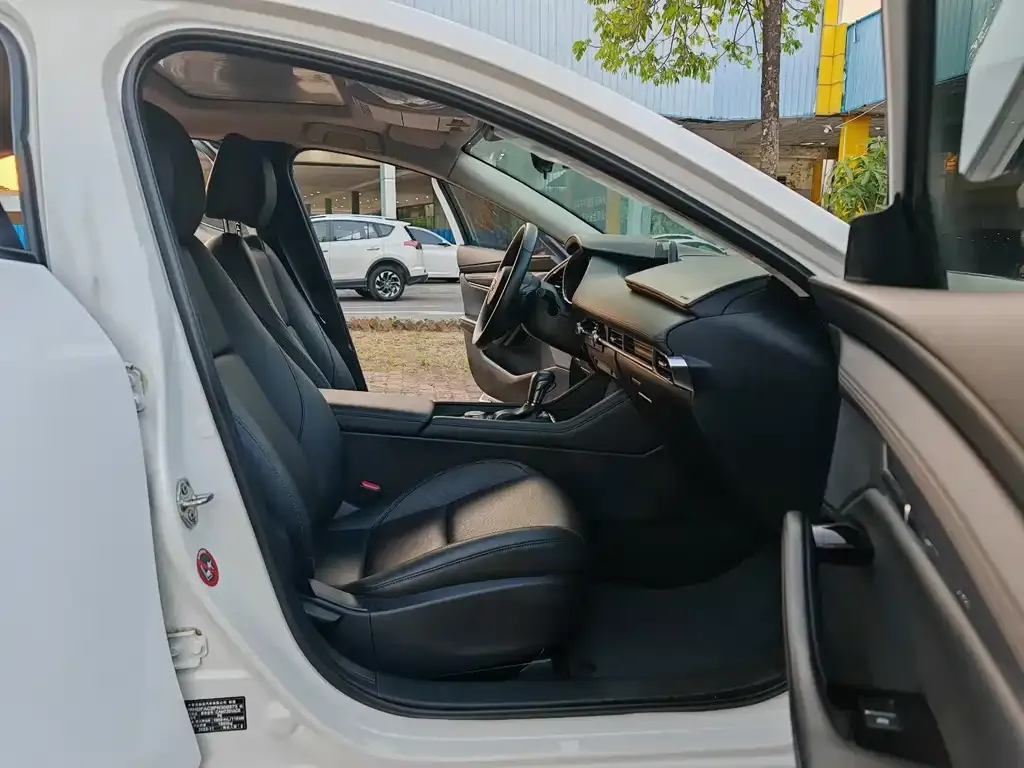 Mazda 3 Axela 2024 из CN, фото 9