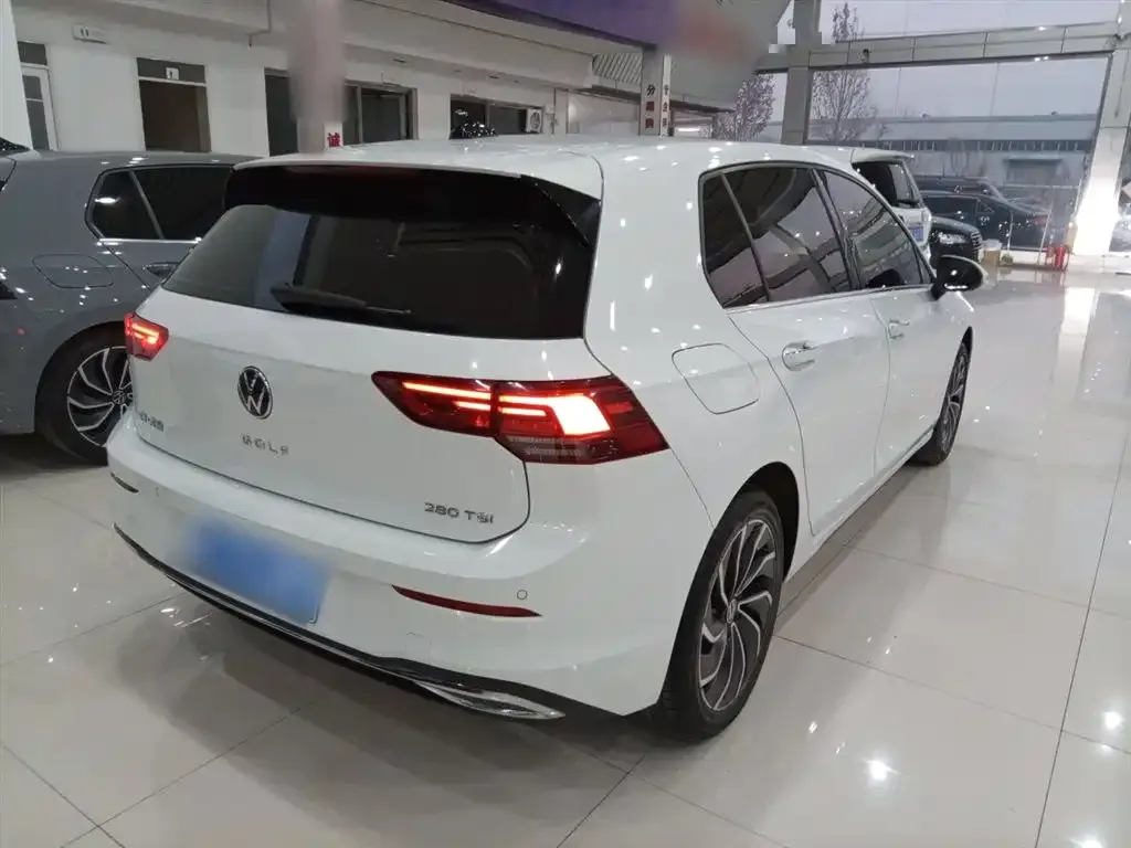 Volkswagen Golf 2022 из CN, фото 3