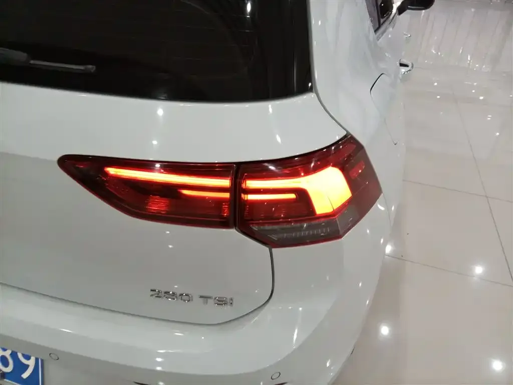Volkswagen Golf 2022 из CN, фото 7