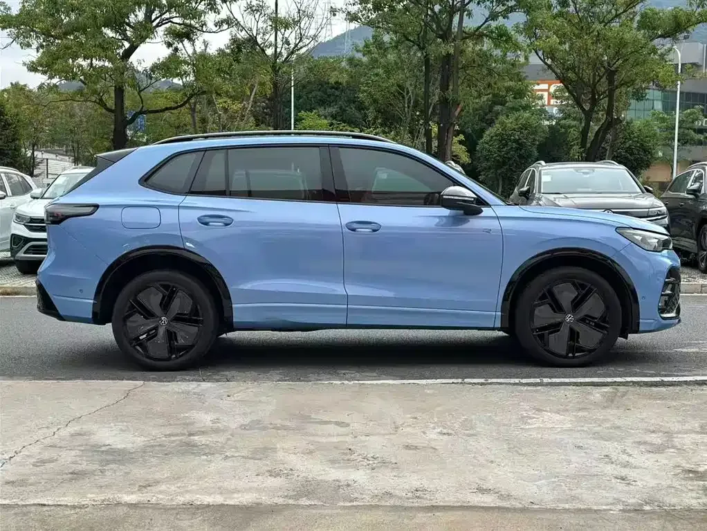 Volkswagen Tiguan L 2024 из CN, фото 10