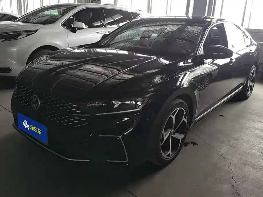 Volkswagen Passat 2023 из CN, фото 1
