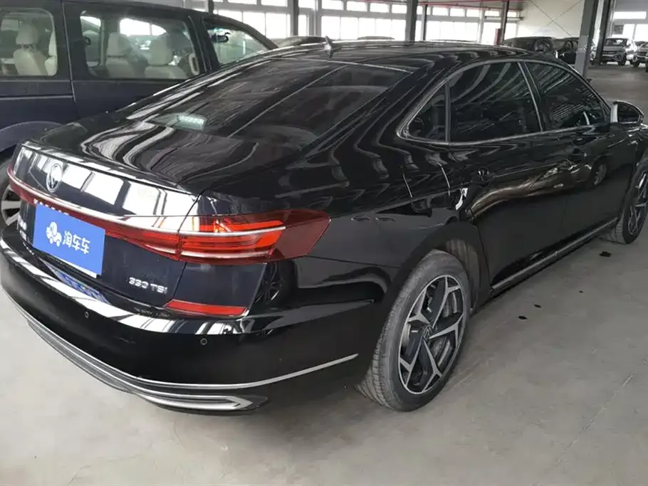 Volkswagen Passat 2023 из CN, фото 7