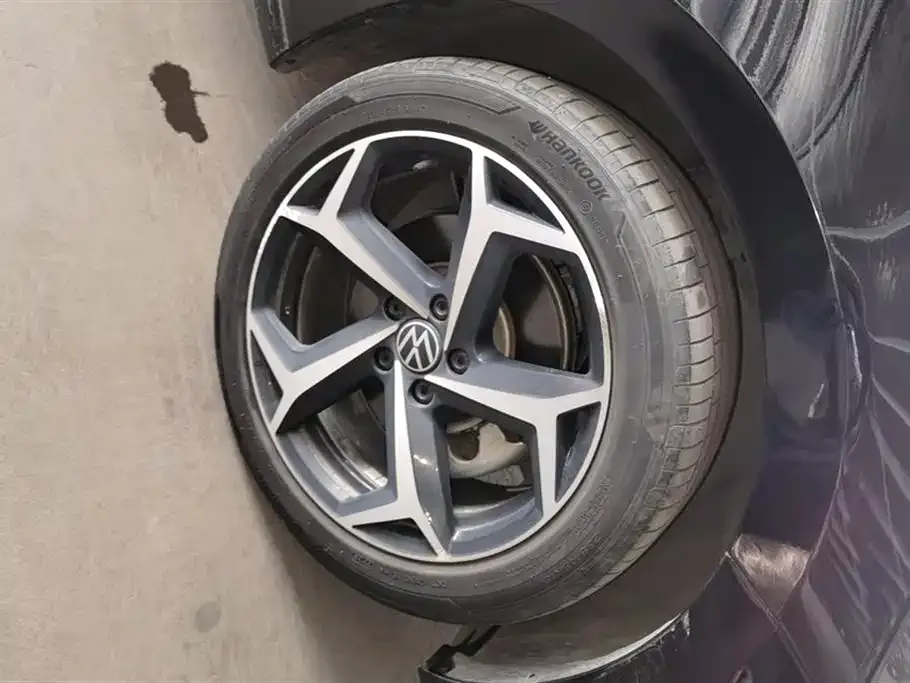 Volkswagen Passat 2023 из CN, фото 2