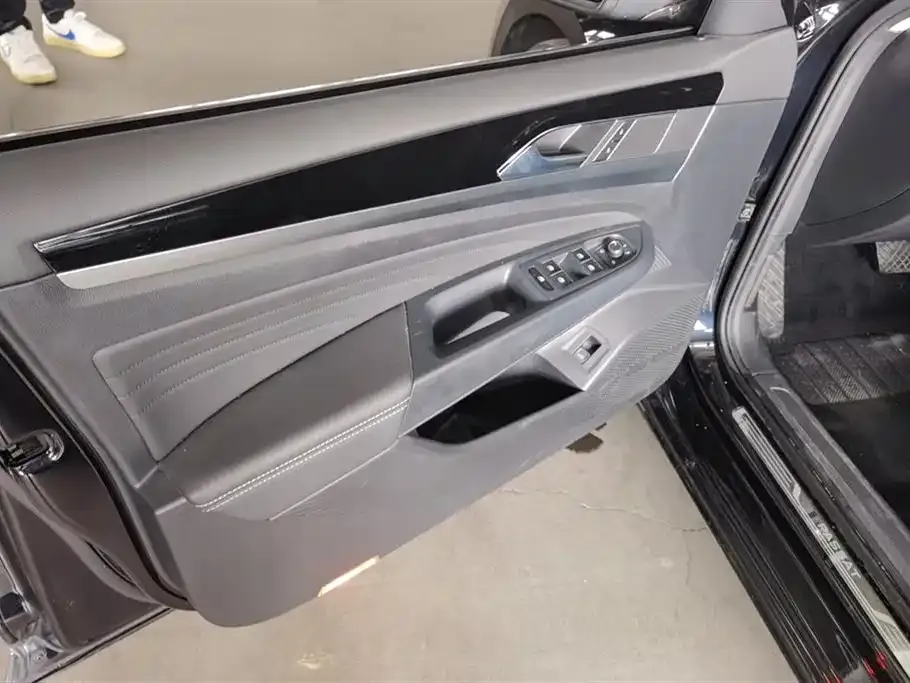Volkswagen Passat 2023 из CN, фото 6