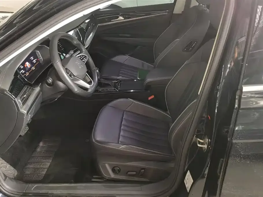 Volkswagen Passat 2023 из CN, фото 4