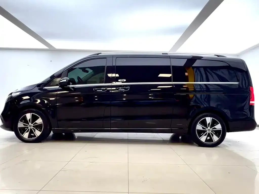 Mercedes-Benz V-Class 2024 из CN, фото 2