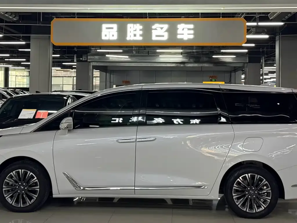 Buick GL8 2025 из CN, фото 6