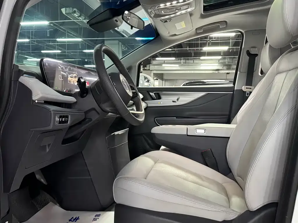 Buick GL8 2025 из CN, фото 10