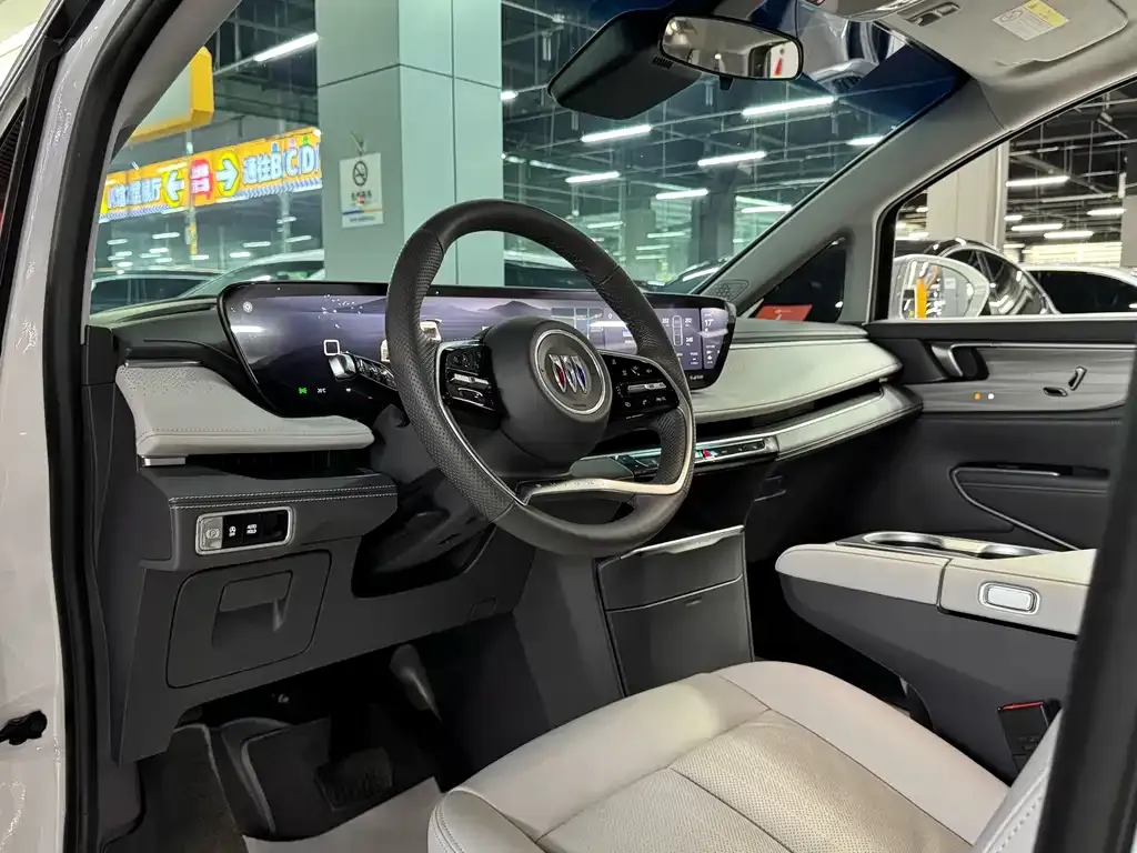 Buick GL8 2025 из CN, фото 9