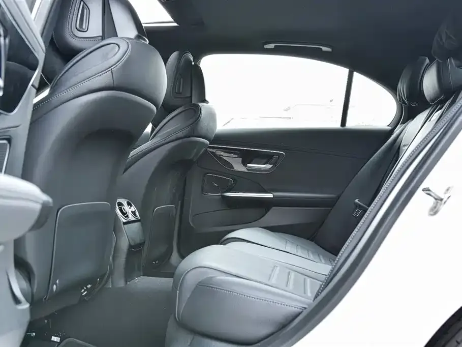 Mercedes-Benz C-Class 2024 из CN, фото 2