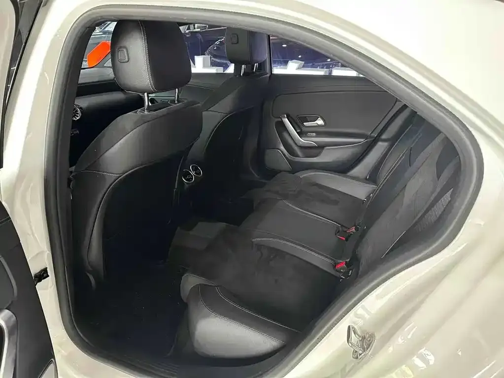 Mercedes-Benz A-Class 2023 из CN, фото 7