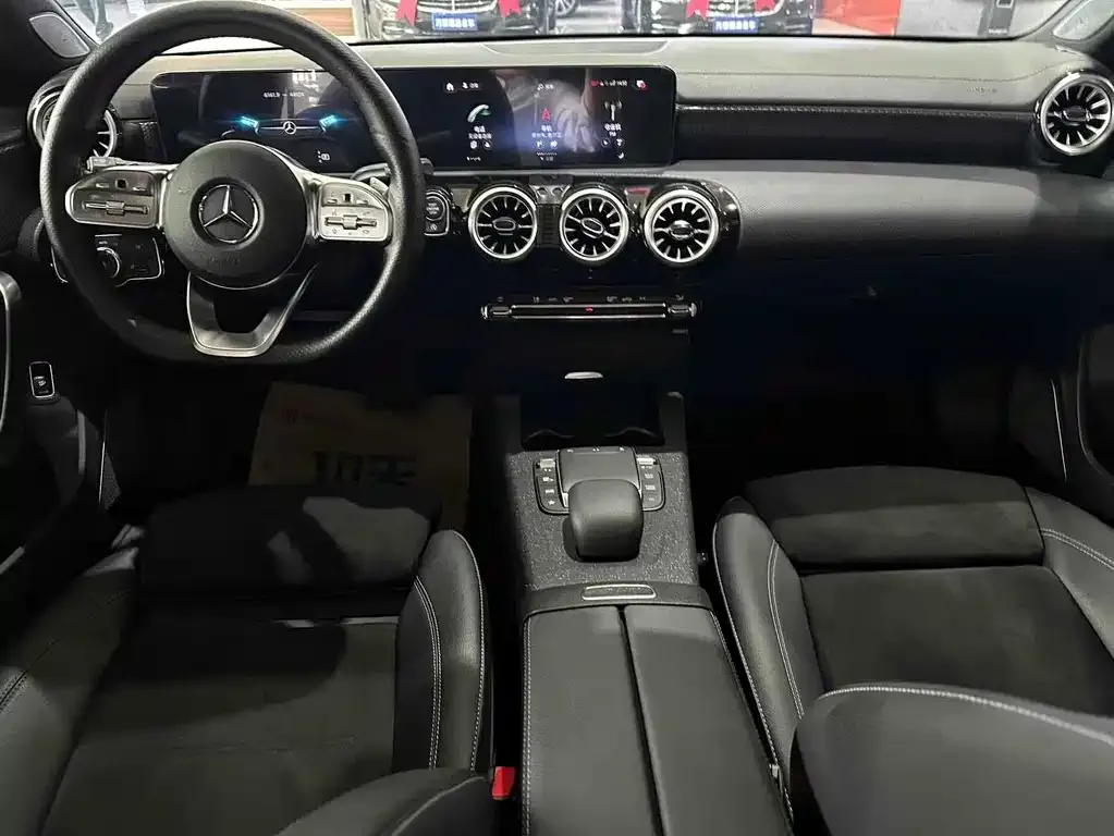 Mercedes-Benz A-Class 2023 из CN, фото 8