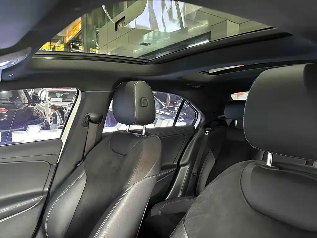 Mercedes-Benz A-Class 2023 из CN, фото 9